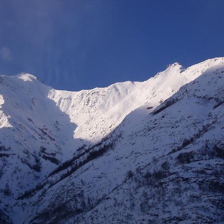 Gite Eslias Viella  ภายนอก รูปภาพ